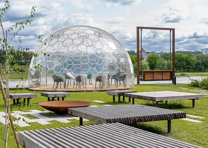 River View With Free Parking דירה